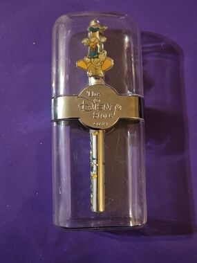 Disney Store Donald Duck Pen